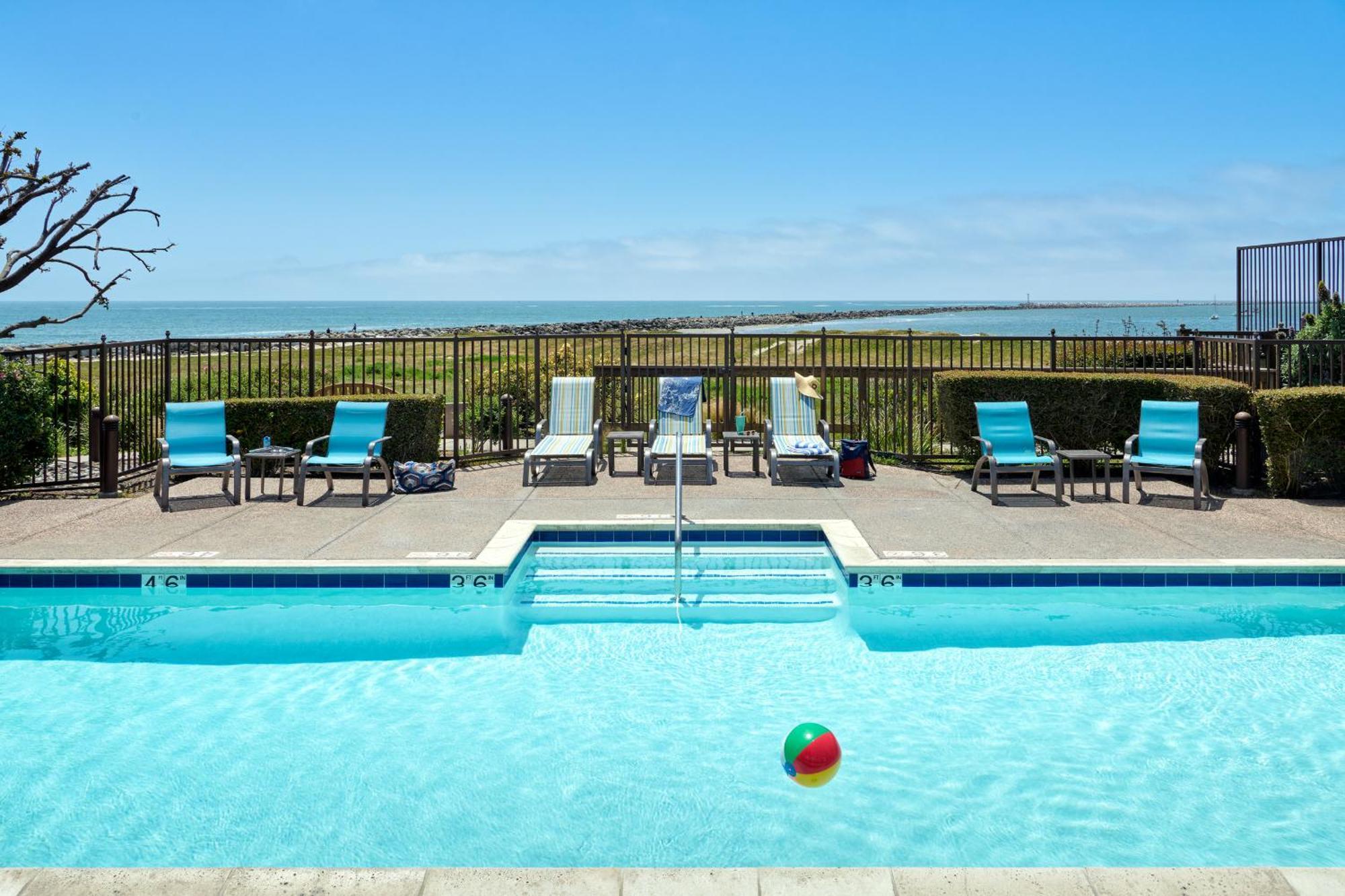 Beach House Half Moon Bay Exterior photo